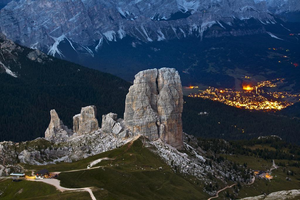 Casa Marmorata Apartment Cortina d'Ampezzo Ngoại thất bức ảnh